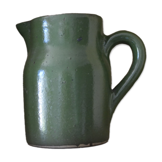 Pichet vert en grès
