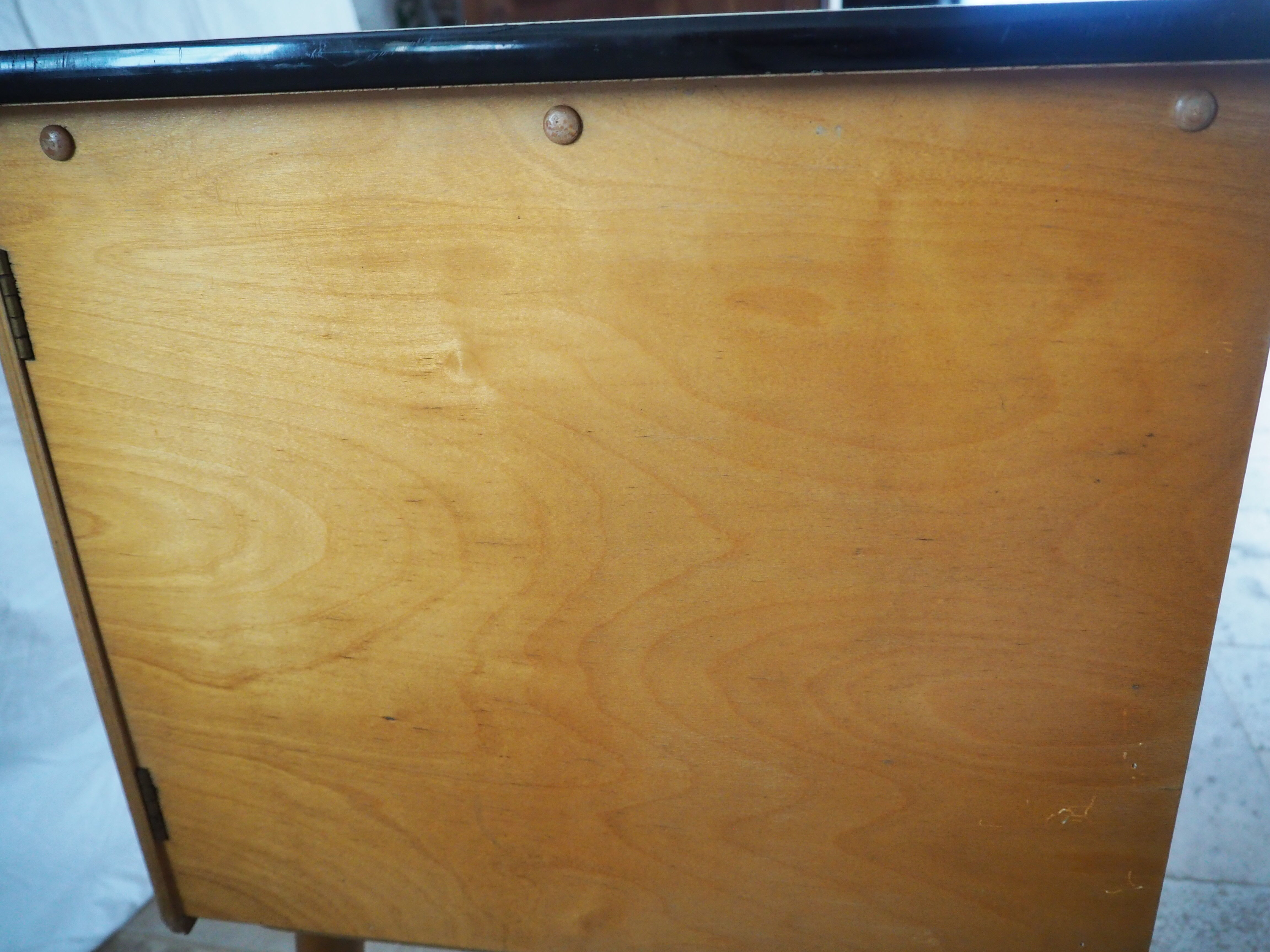 Bureau en bois plateau formica des années 60
