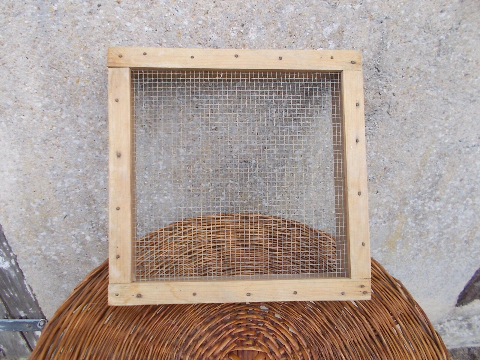 Square wooden sieve