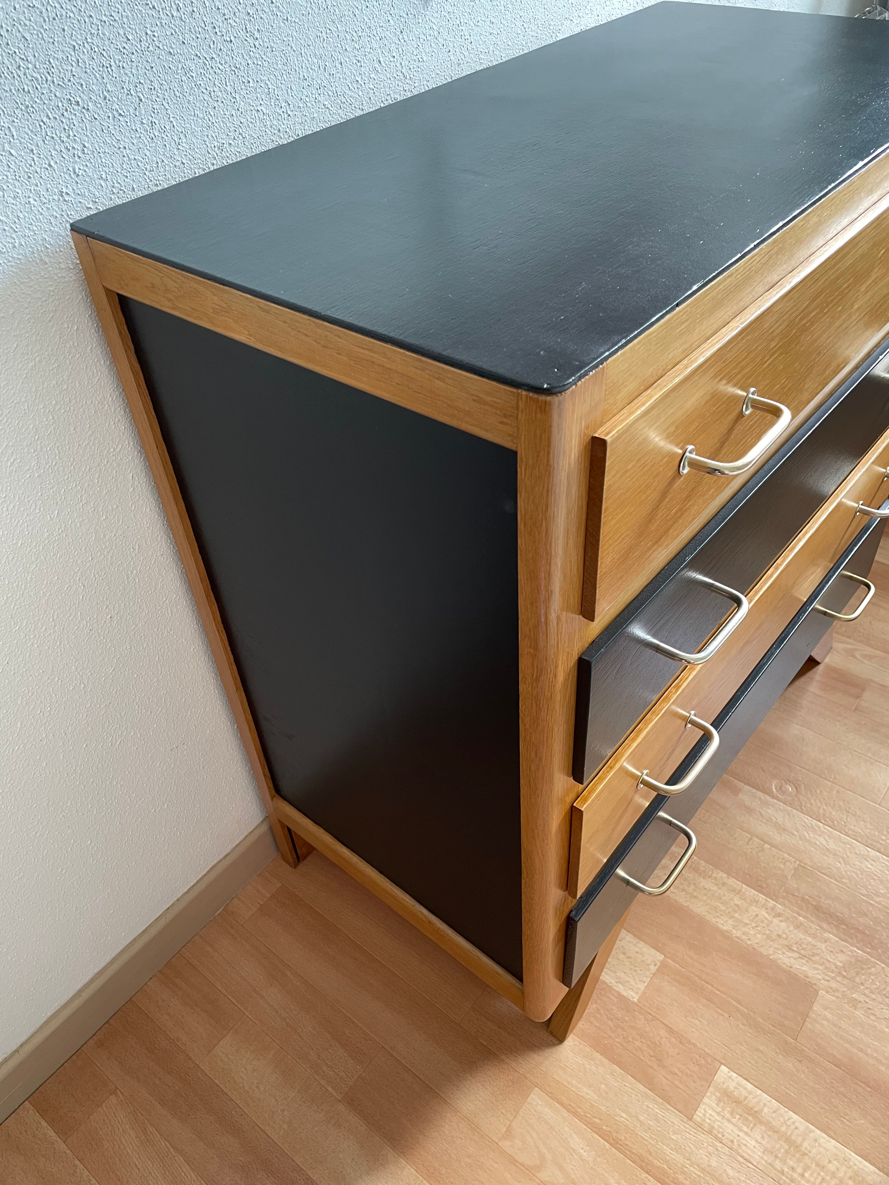 Chest of drawers 50s, compass feet