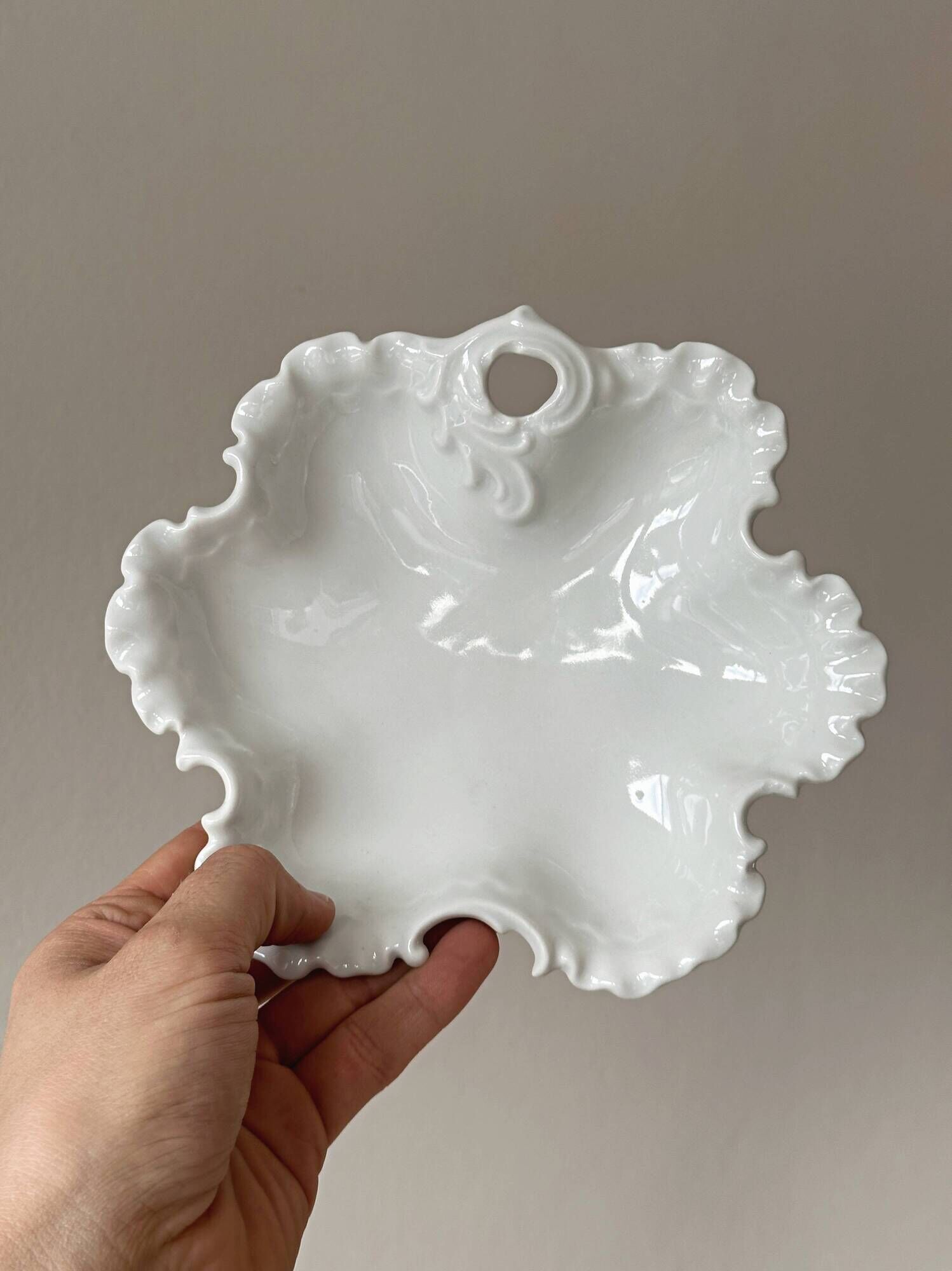 Coupelle porcelaine blanche forme feuille