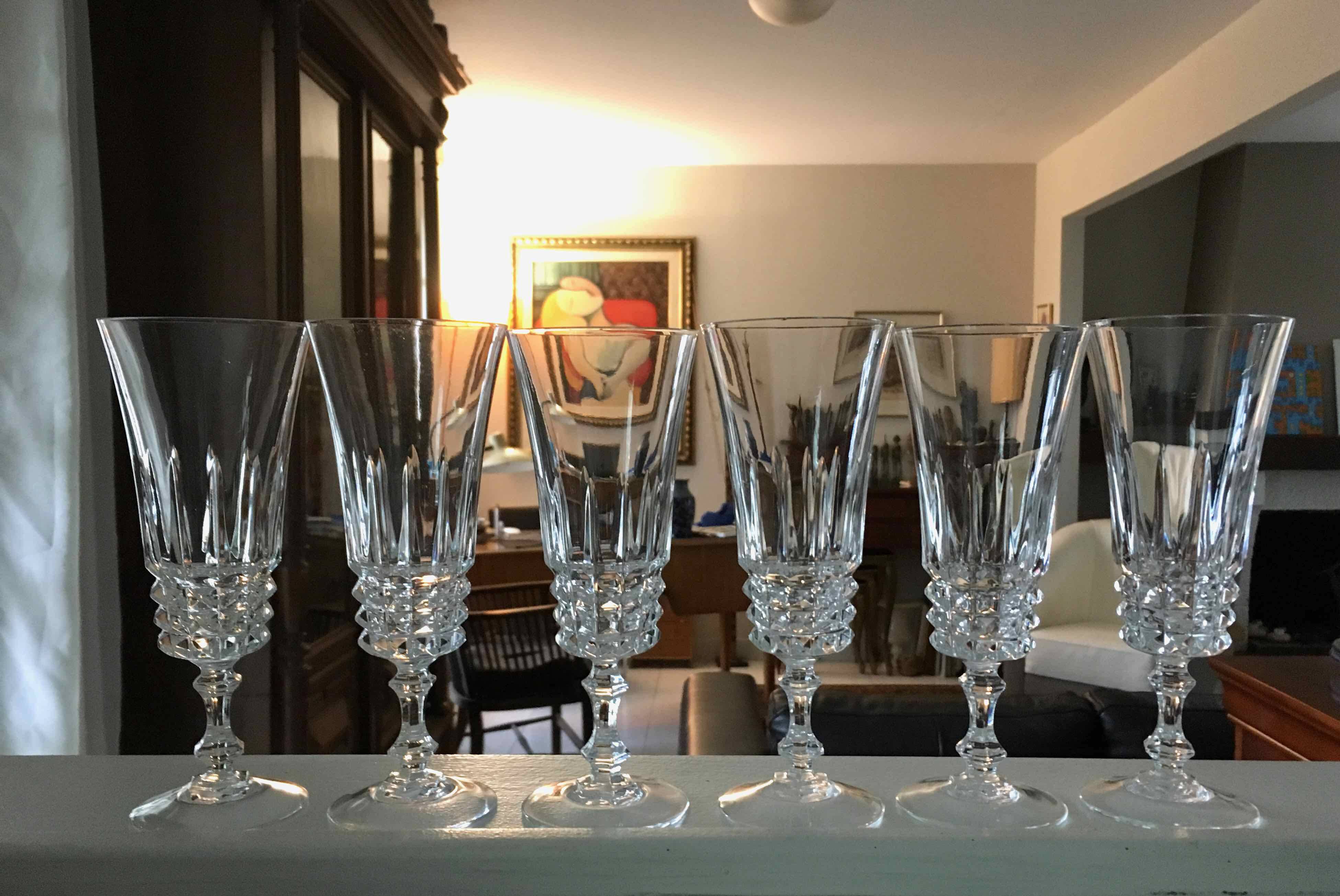 6 Arques crystal champagne flutes