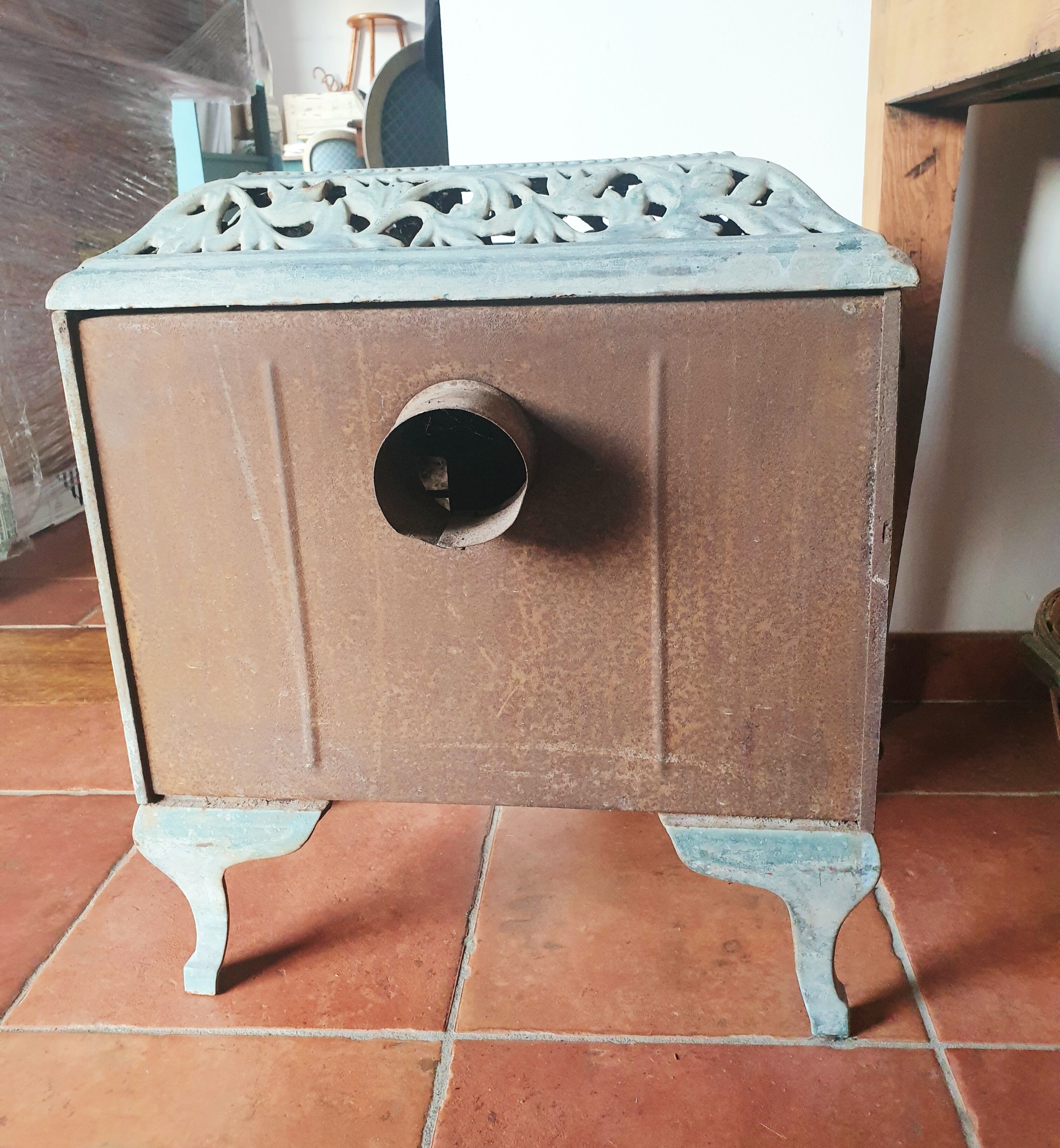 Old Mirus cast iron stove