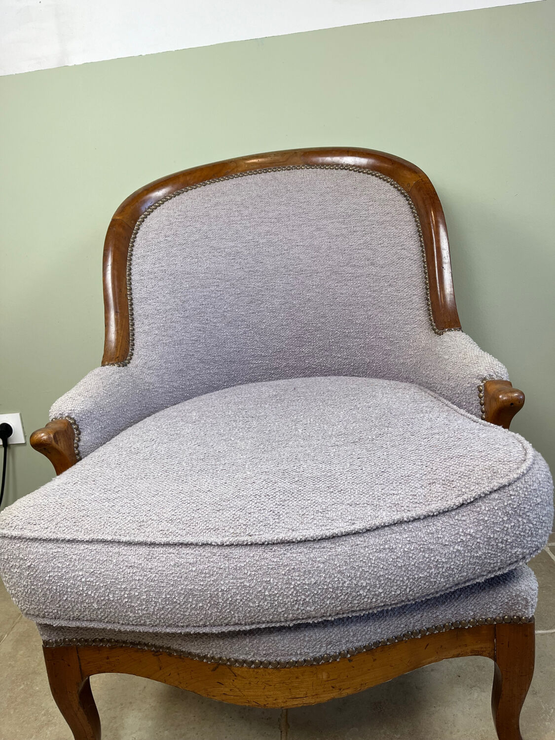 Fauteuil Louis Philippe  en bois et tissu lilas