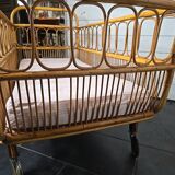 Lit D'enfant vintage en rotin