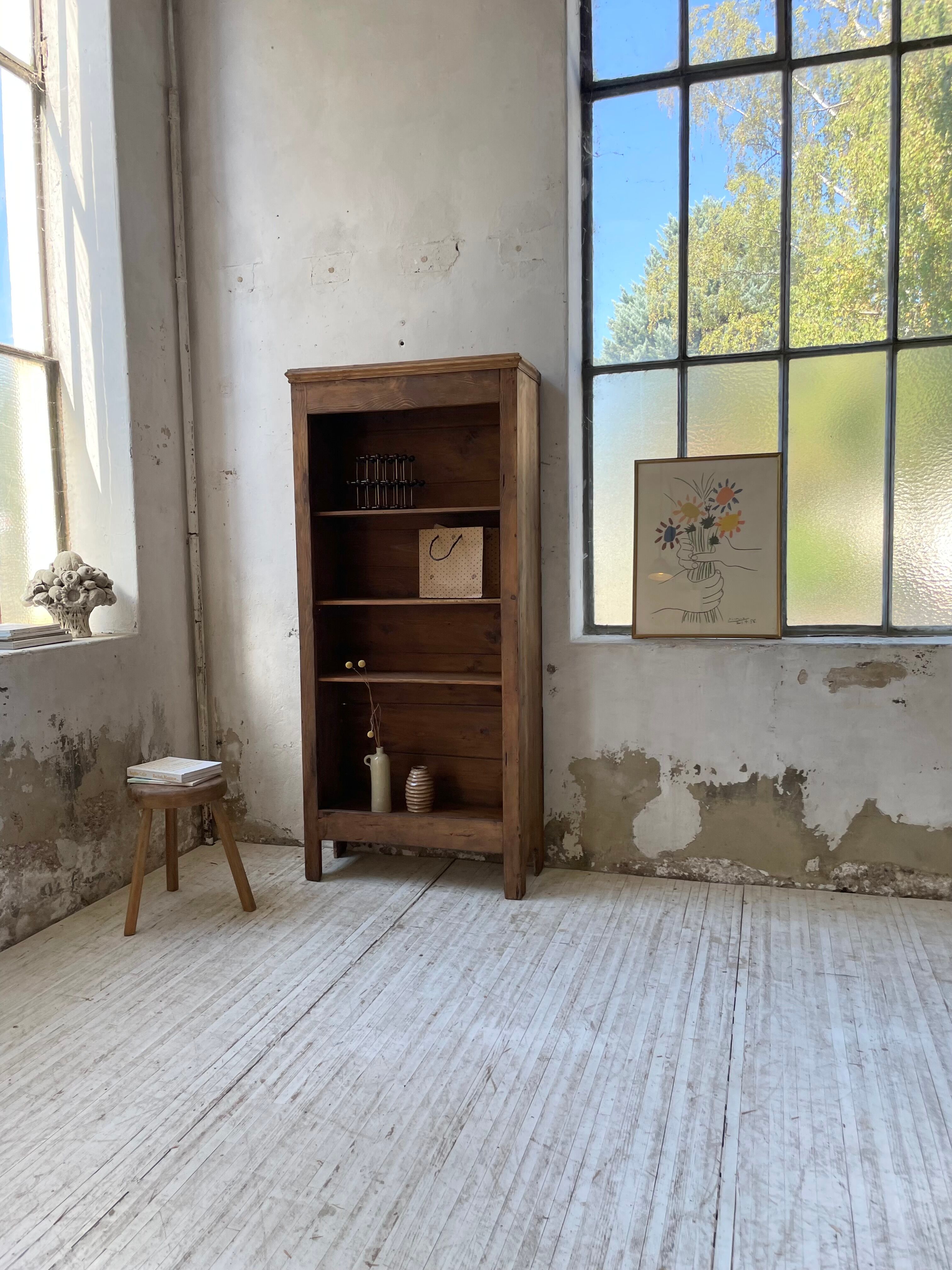 Library bonnetière pine