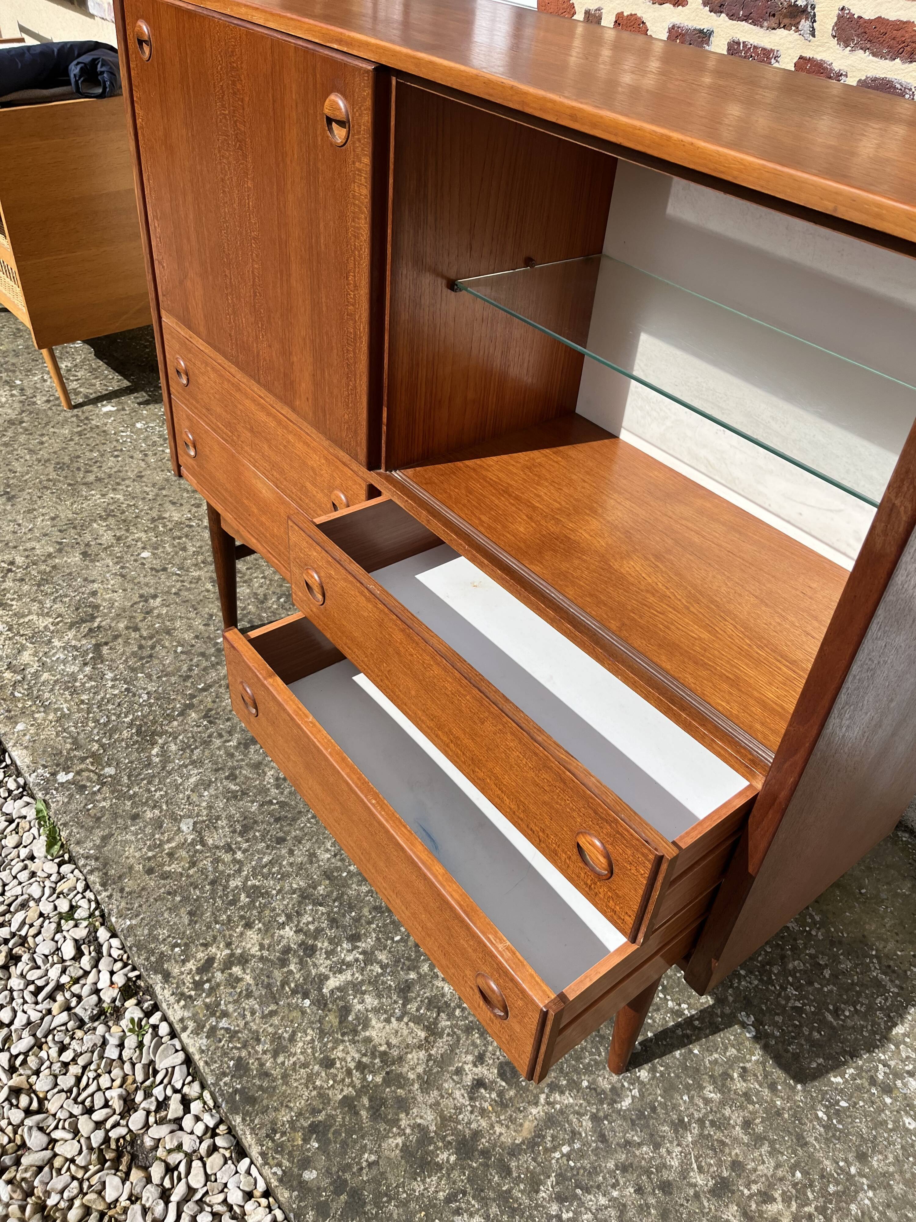 Scandinavian window dresser