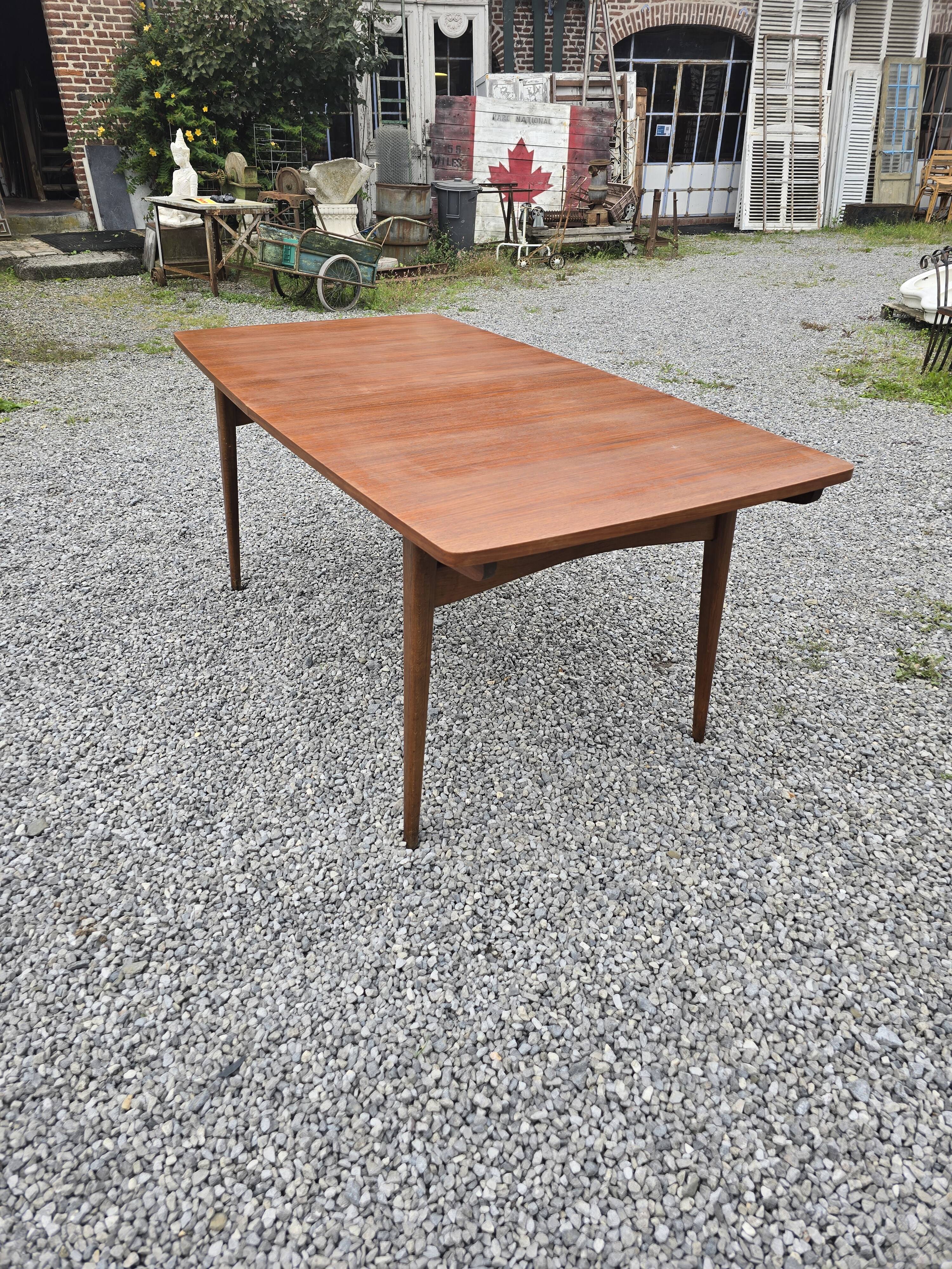 Scandinavian extendable table from the 60s in teak, 250cm L