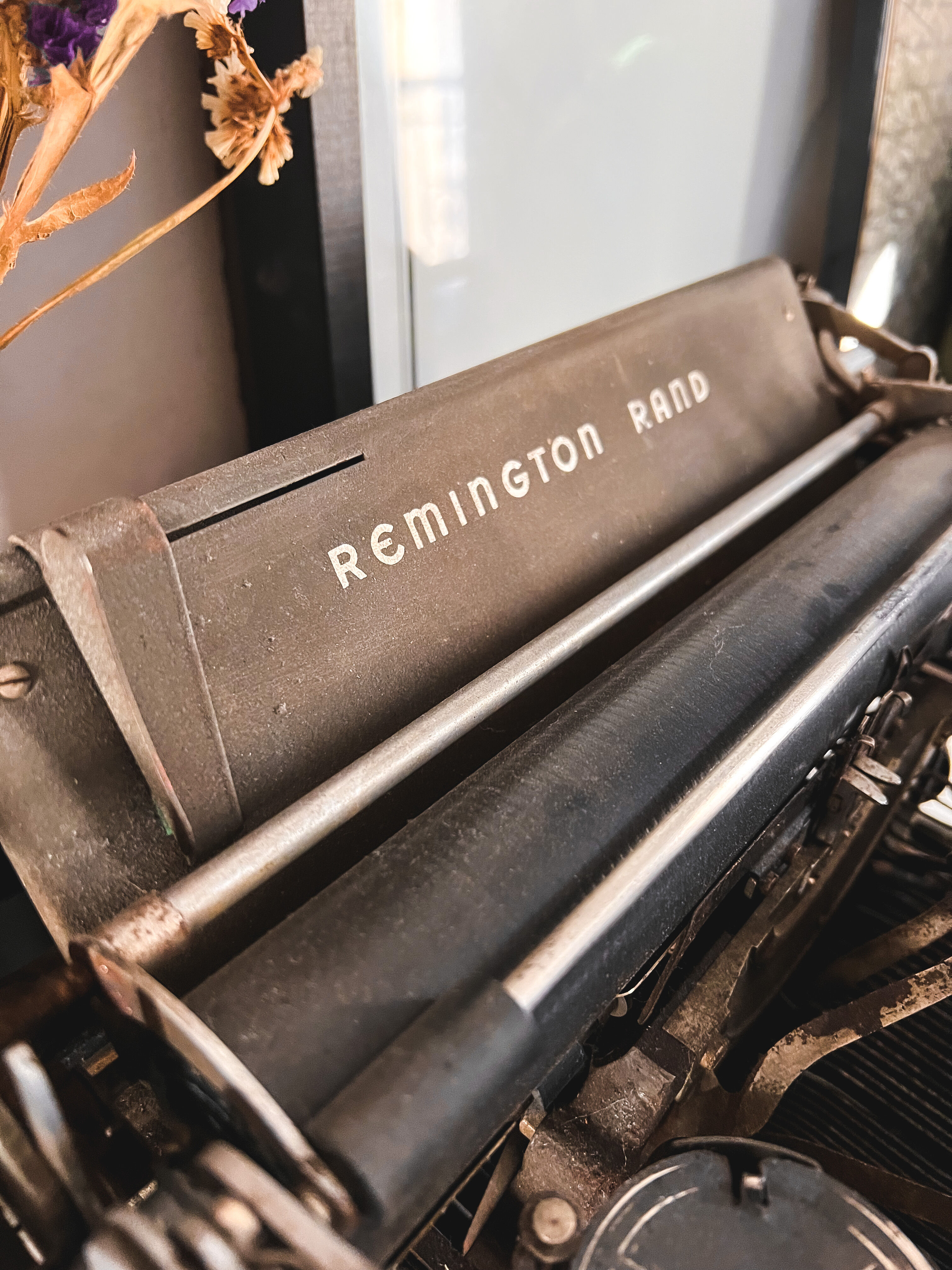 50s Remington Rand typewriter