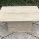 Table basse en travertin 