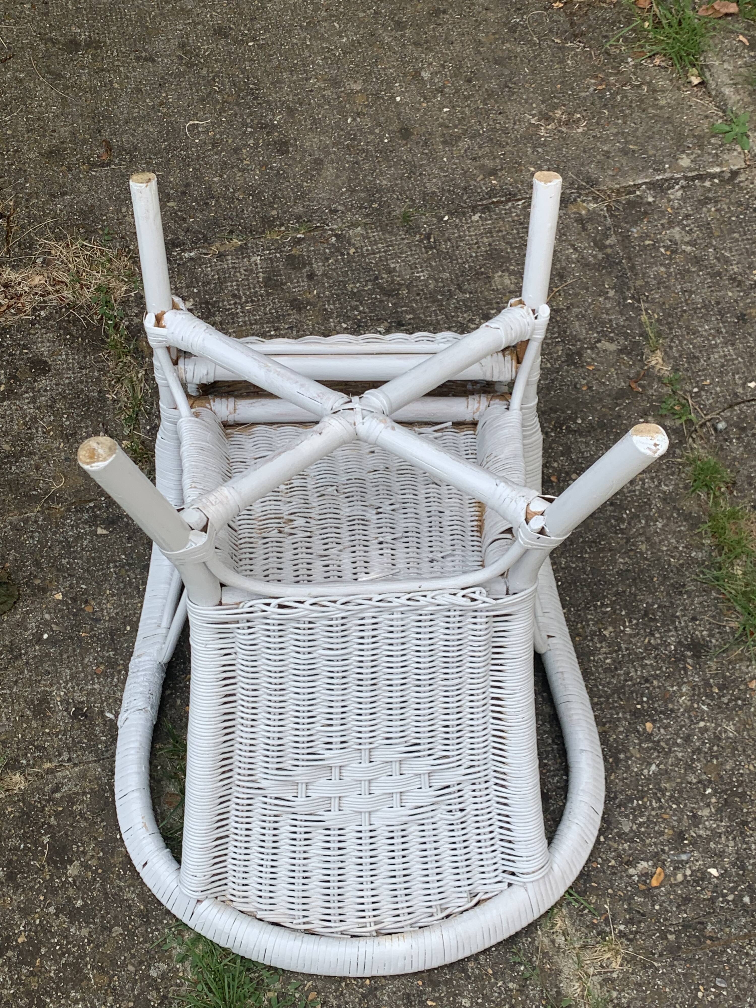 Fauteuil enfant en osier blanc vintage