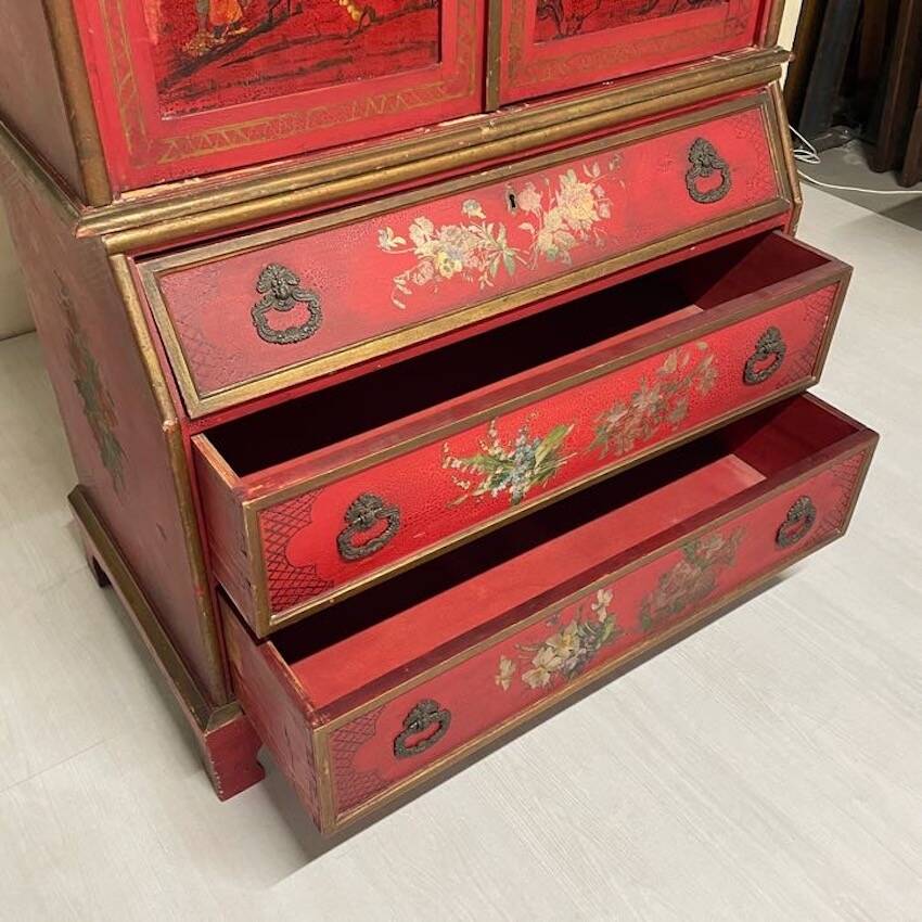 Trumeau with chest of drawers from the mid-20th century in chinoiserie style.