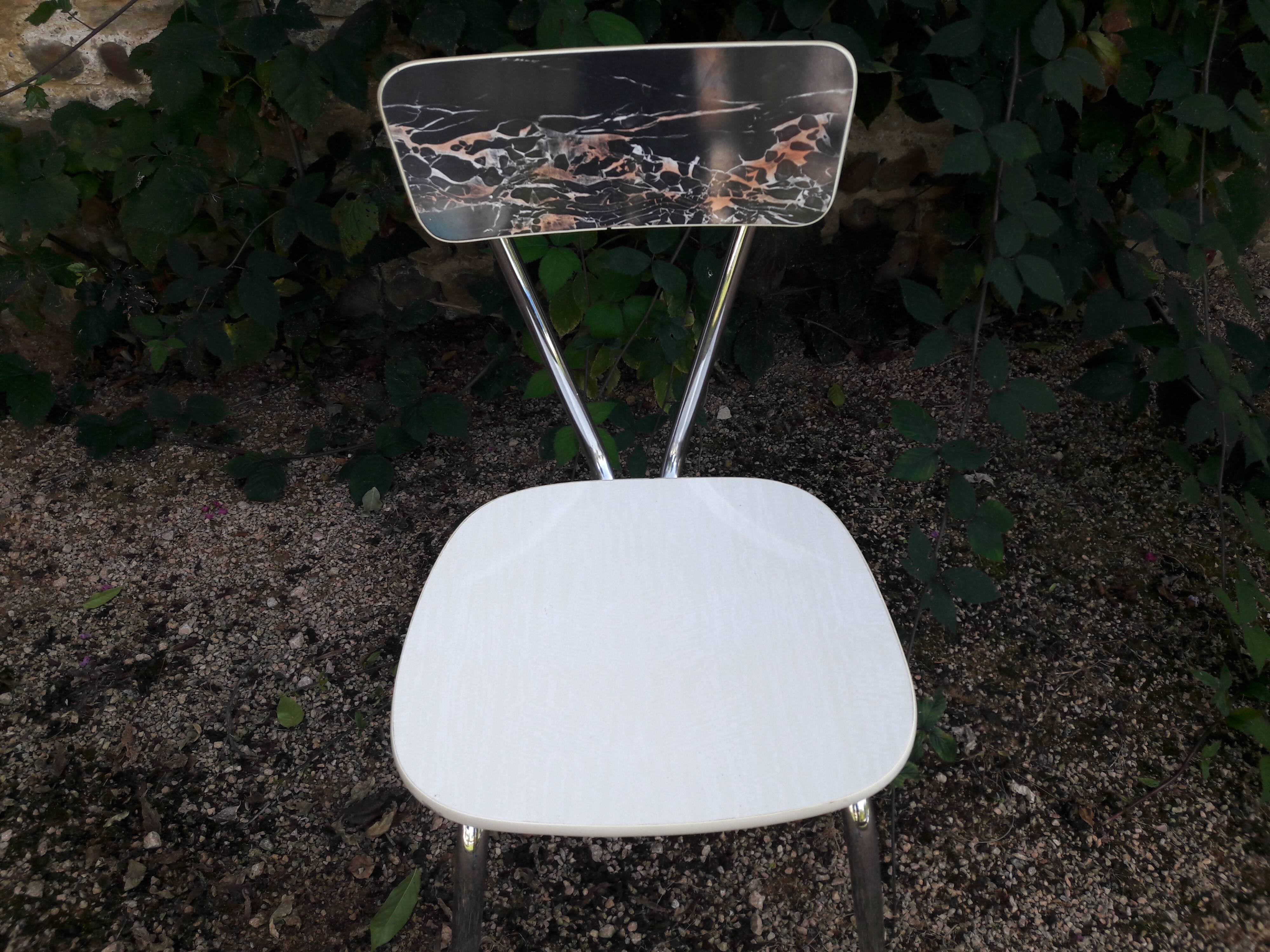 Duo de chaises en formica