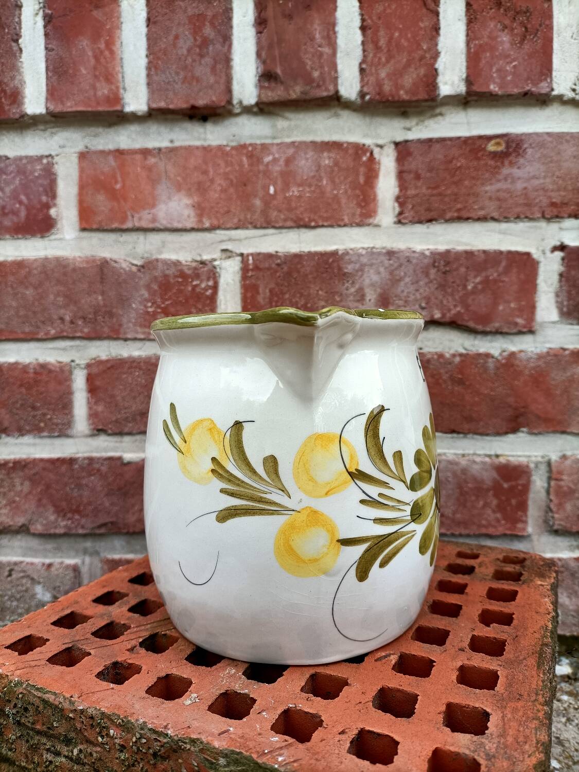 Vintage ceramic flower pitcher - Spring Water -