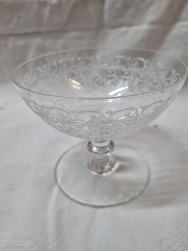 Coupe à champagne cristal Baccarat, modèle Rohan, 1920