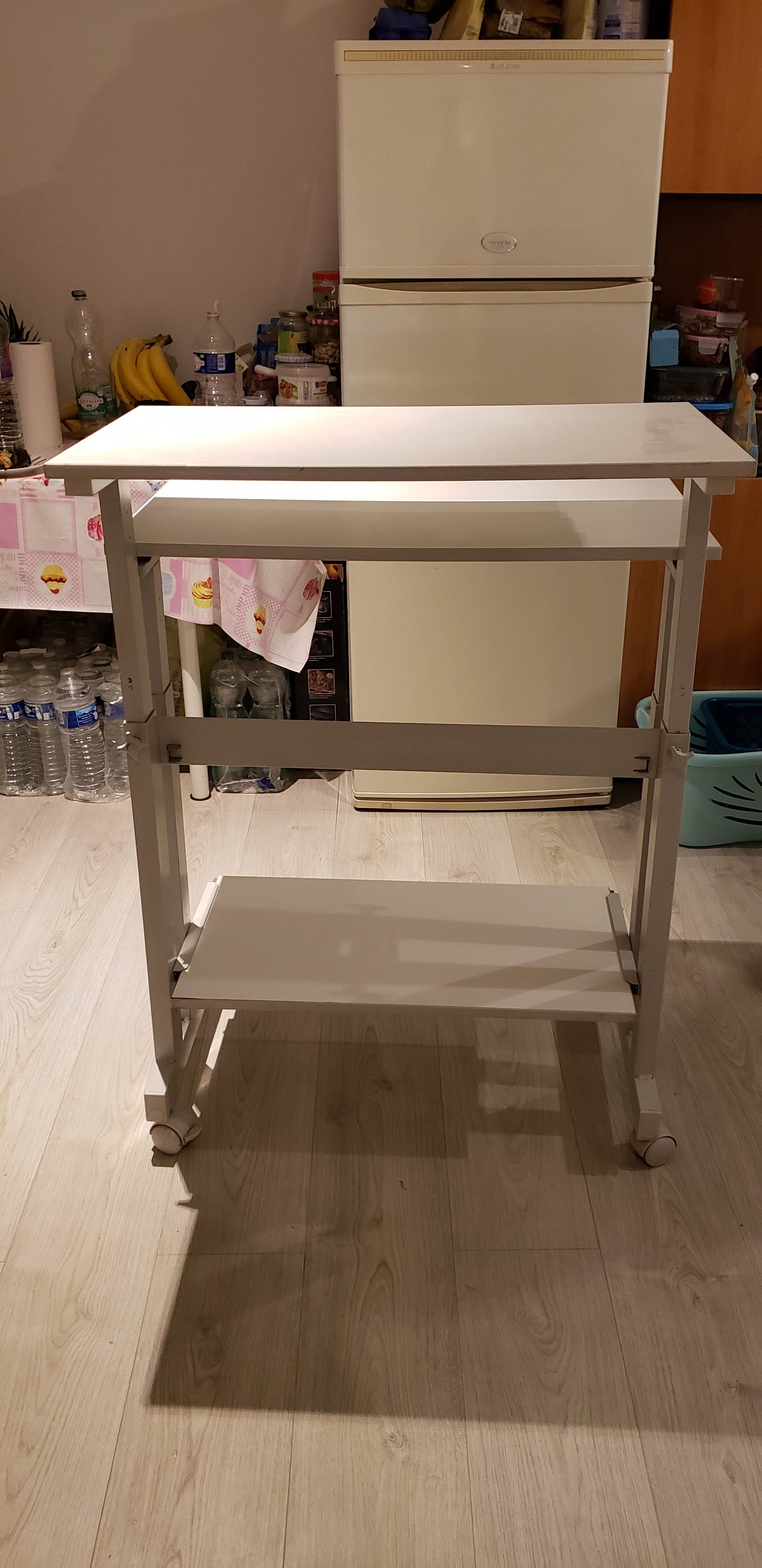 Office like new with wheels, with 3 levels, adjustable in height