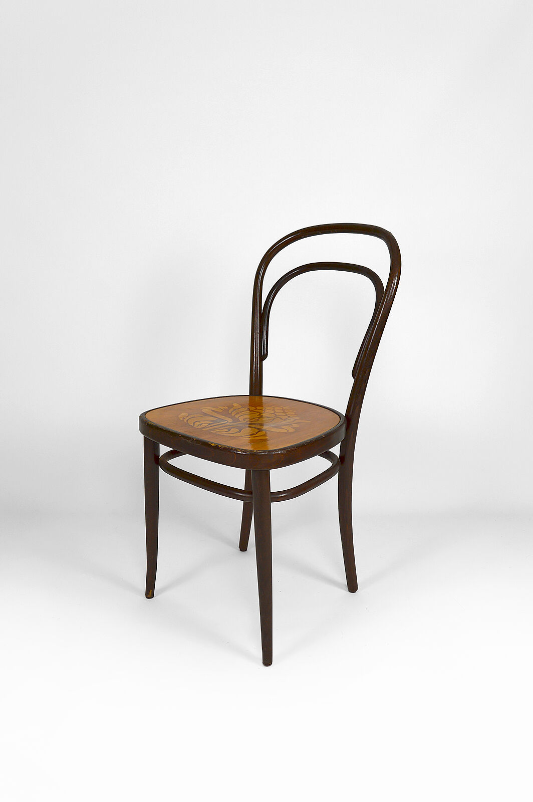 Set of 4 Thonet chairs in curved wood with decorated seats
