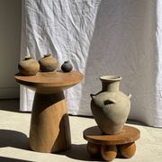 Table d'appoint en manguier massif naturel (monoxyle) piètement conique min