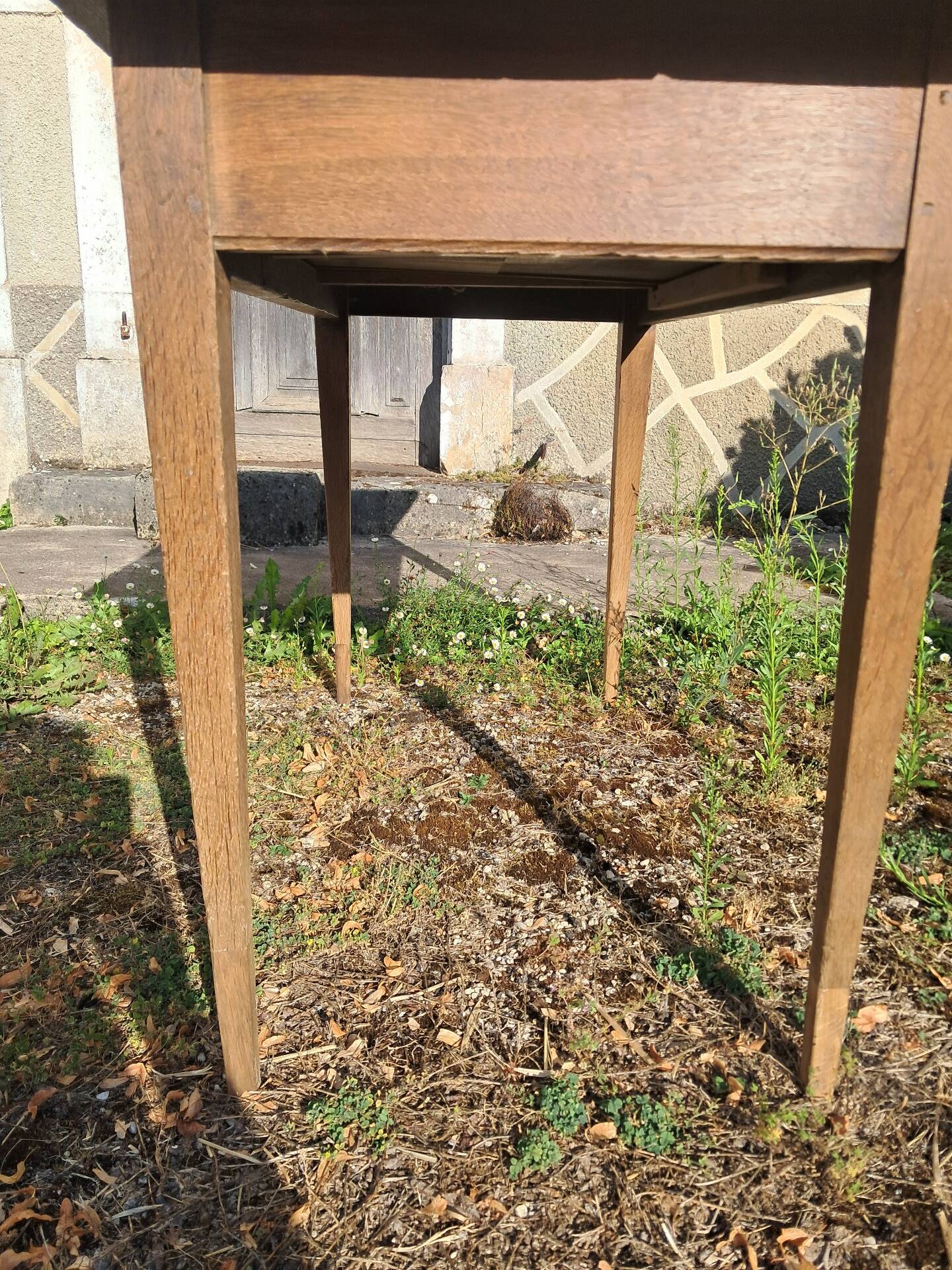 Small table in raw oak