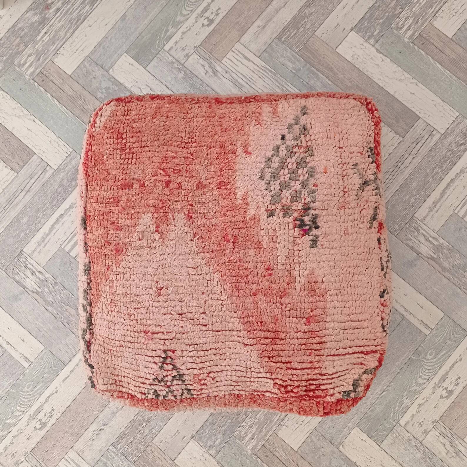 Handmade Berber pouf in wool 60 X 60 X 20 CM