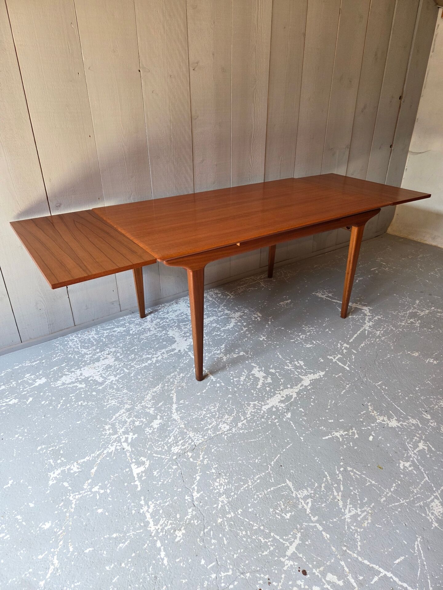 Scandinavian table