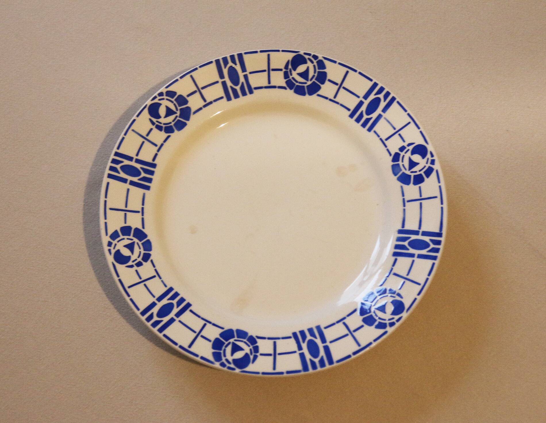 Low ceramic compote stamped Les Vignerons