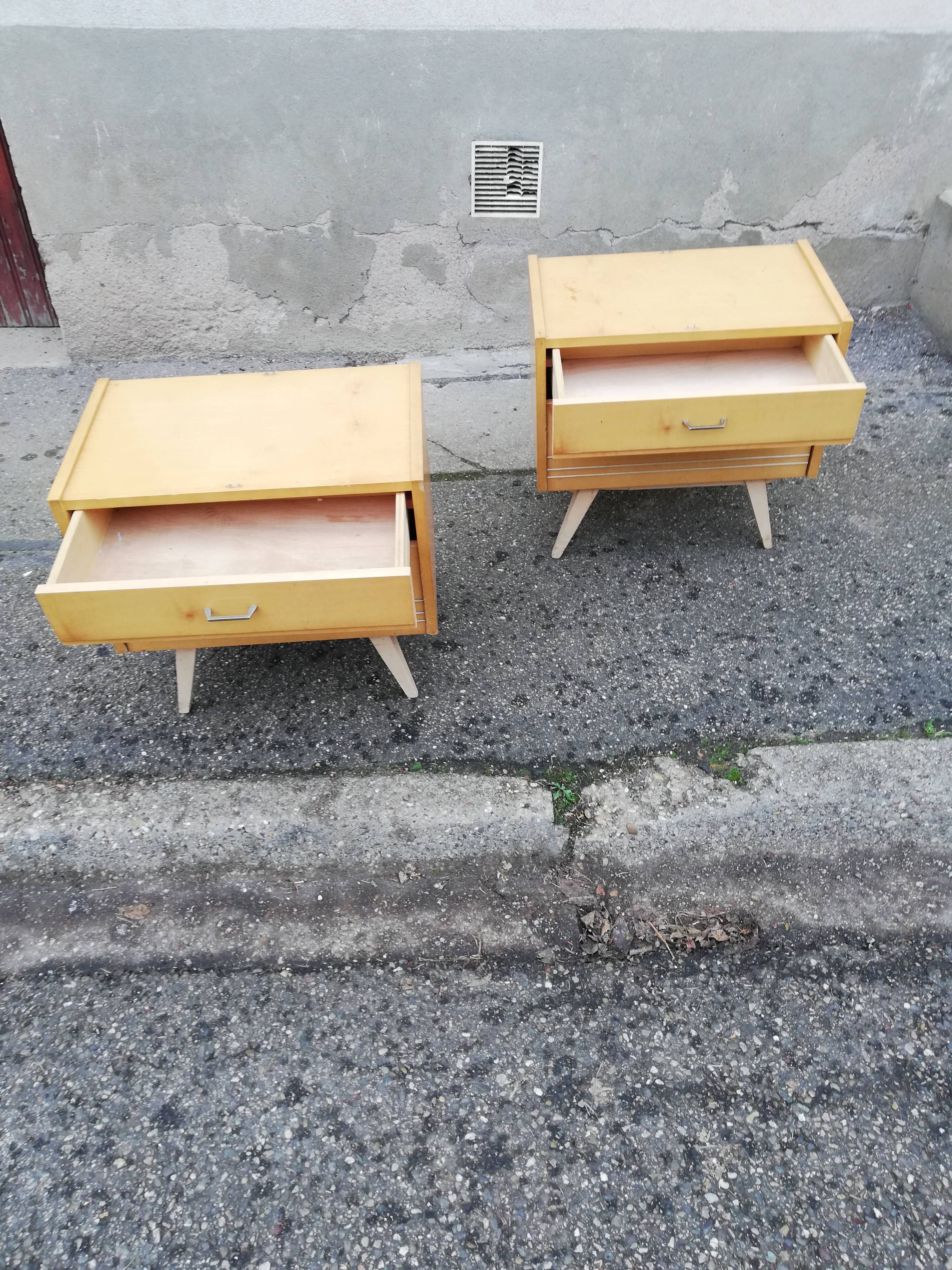 Paire de chevets vintage bois clair pieds compas