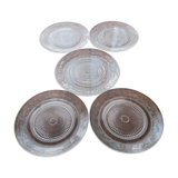 Lot d'assiettes anciennes en verre moulé