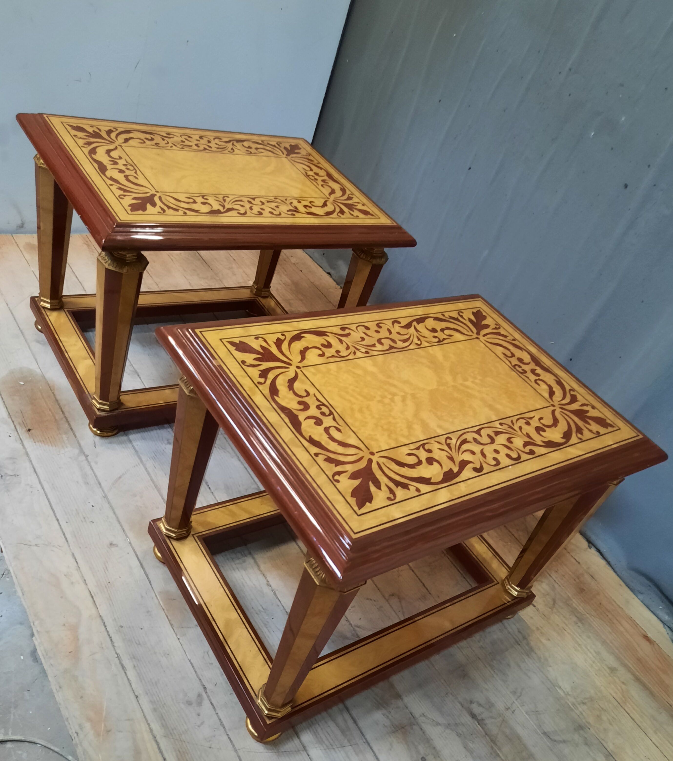Pair of modern sofa tips