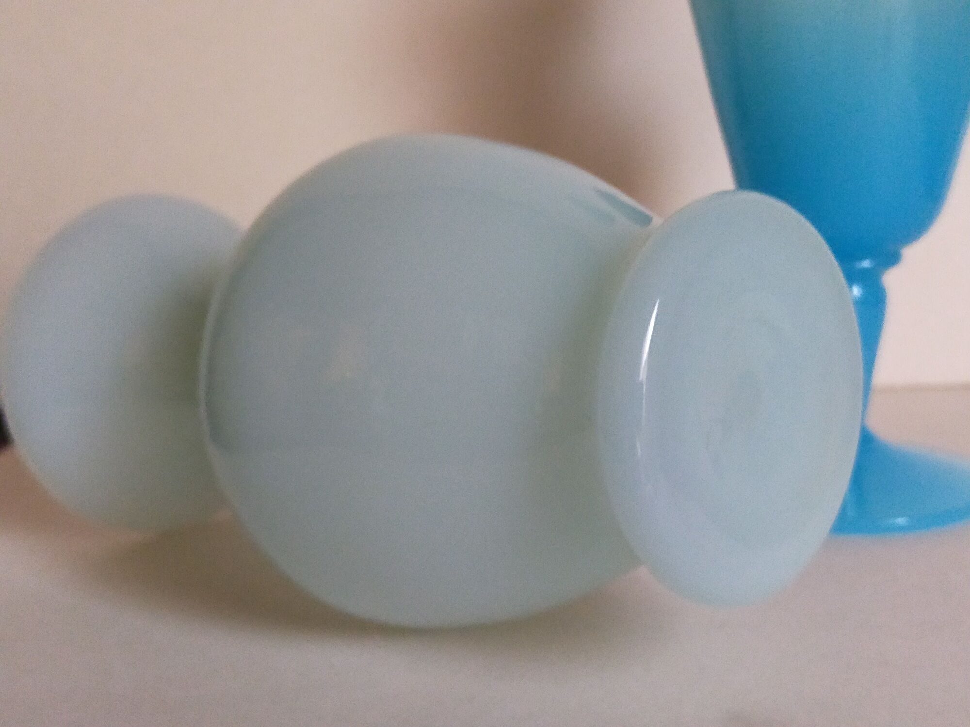 Duo de vases en opaline d'Italie vintages