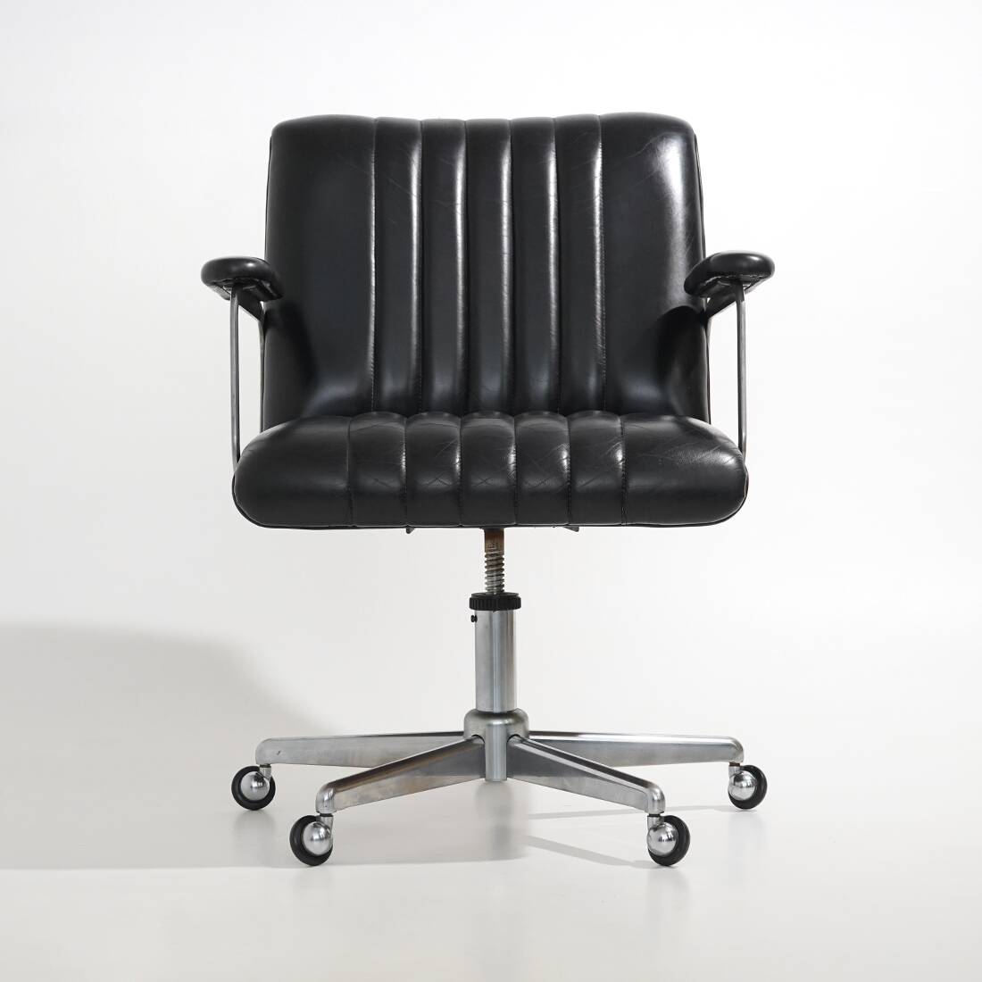 Office chair by Osvaldo Borsani for Tecno, 1960s