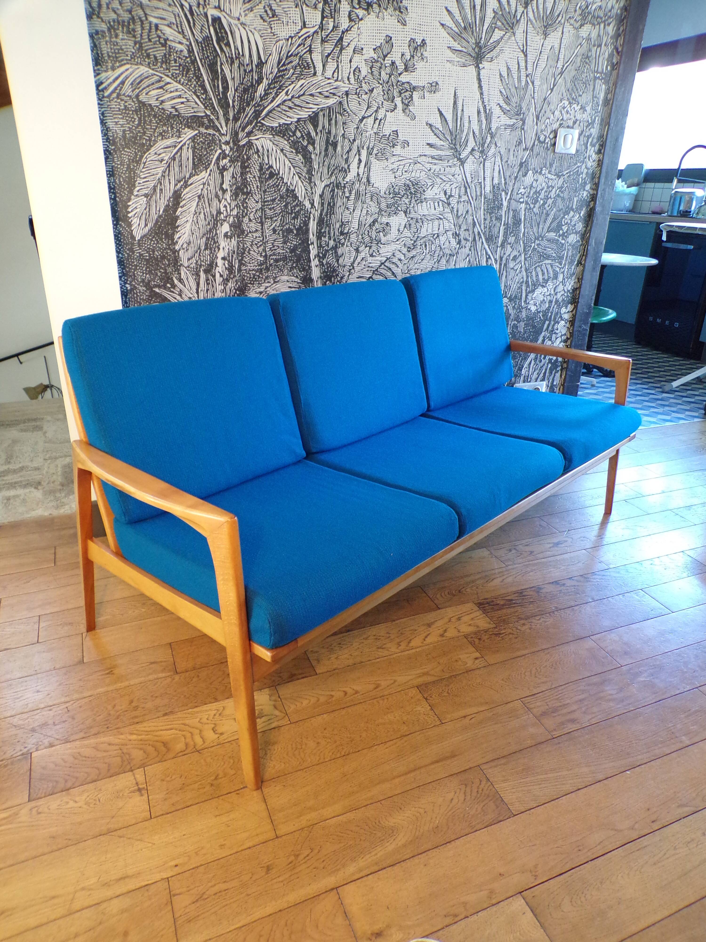 Scandinavian 3-seater sofa blue jersey