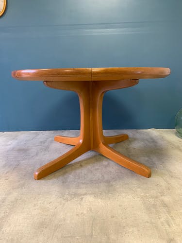 Vintage round table with extension cords