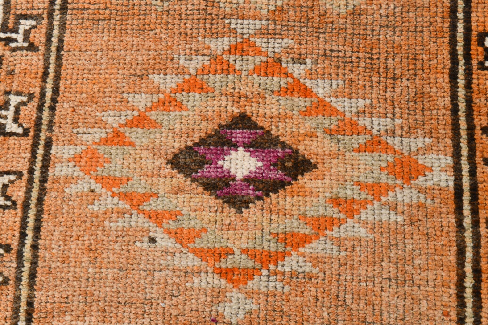 Rare Tapis Runner Vintage Anatolien, Tons Orange et Violet, Fait Main
