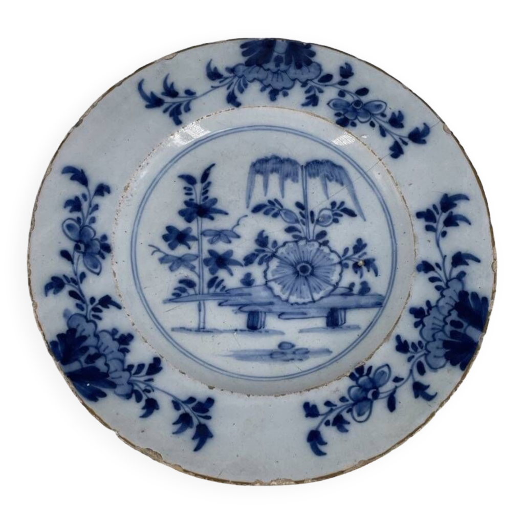Paire d'assiettes à fleurs en faïence de Delft du 18ème siècle de style