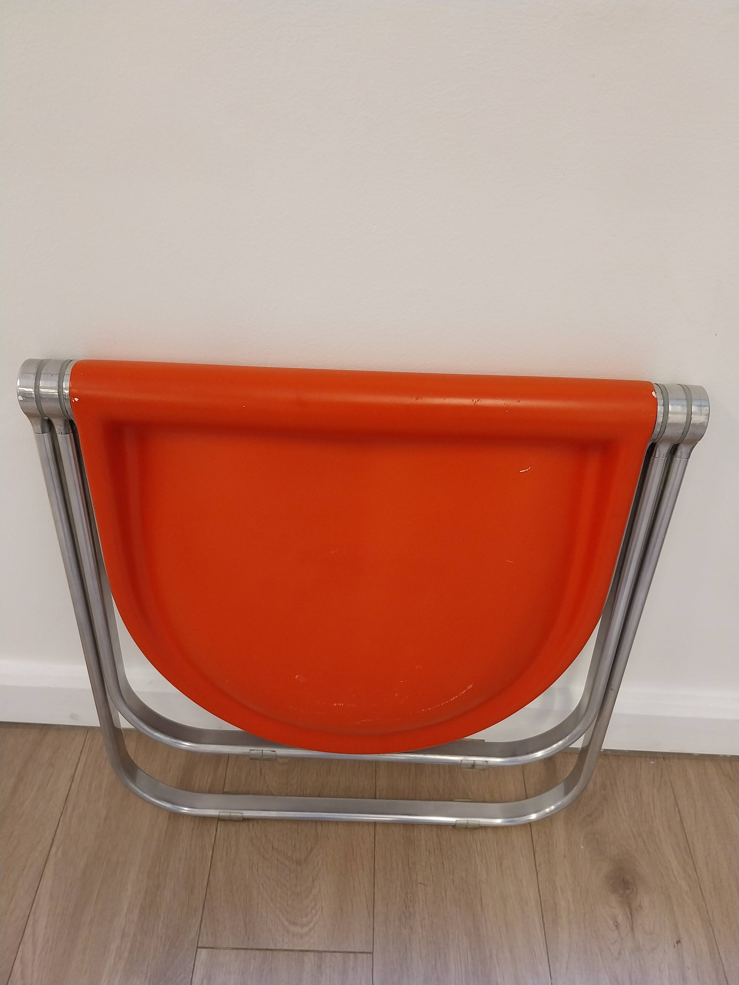 Vintage red Pluff stool – Anonima Castelli