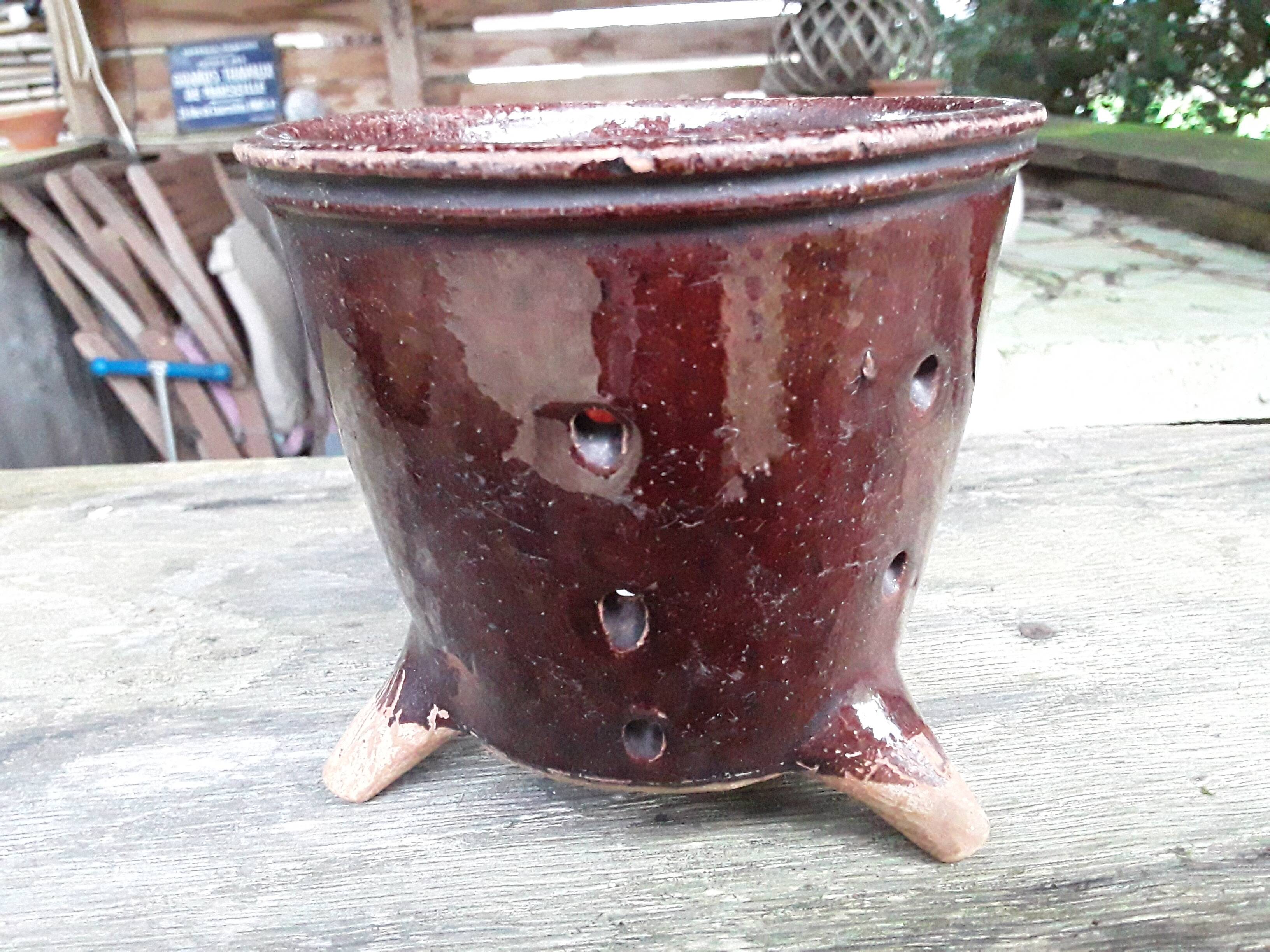 Faisselle old drainer