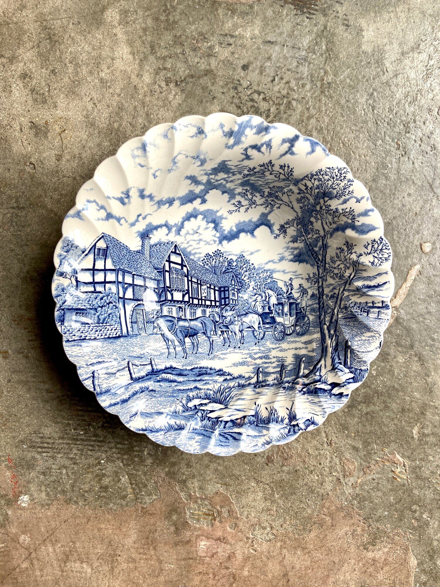 English earthenware bowl MYOTT Royal Mail white and blue