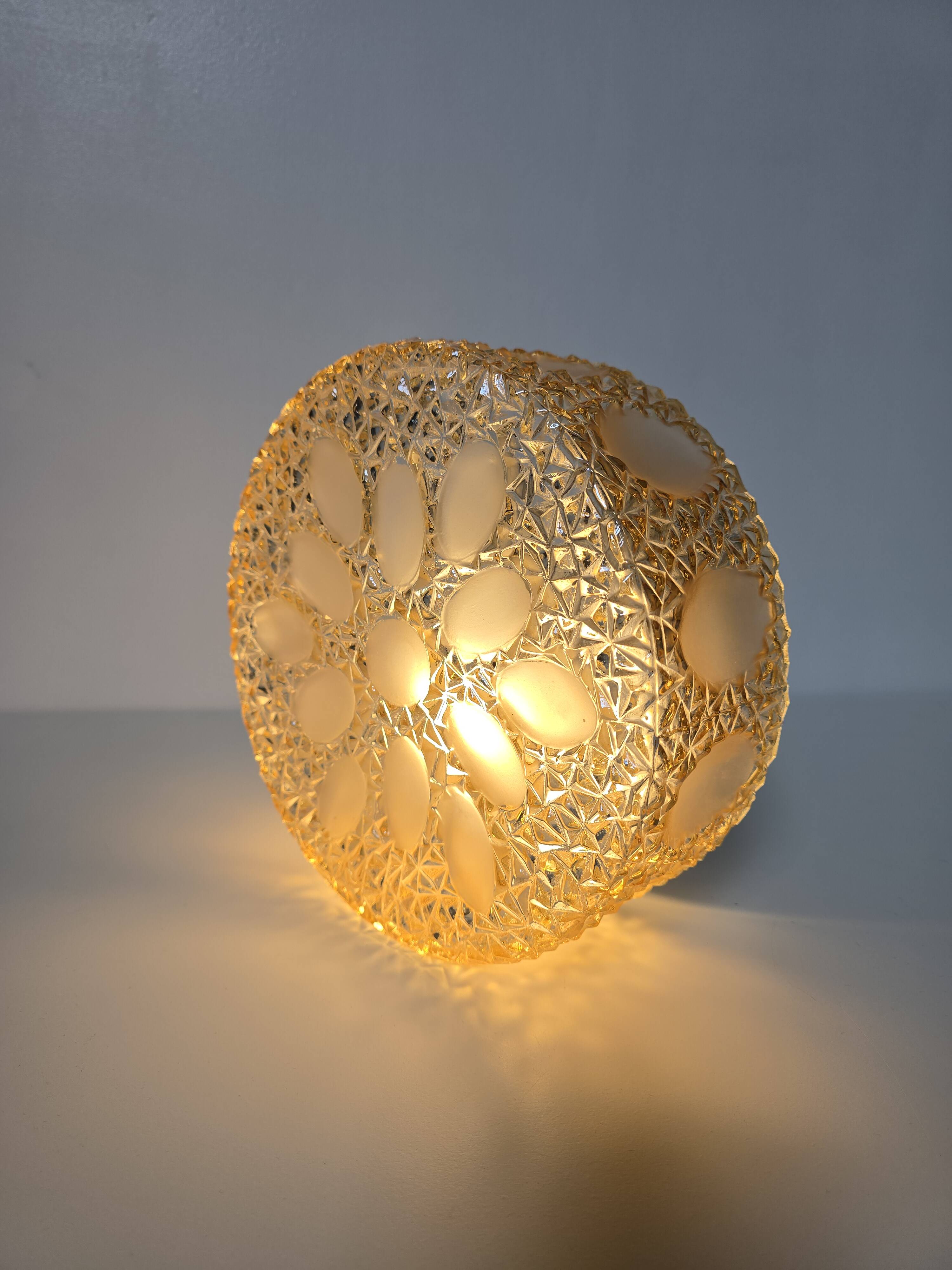 Plafonnier applique vintage Elgo 1970