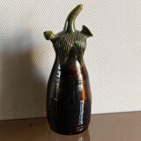 Chevrette en barbotine, forme aubergine