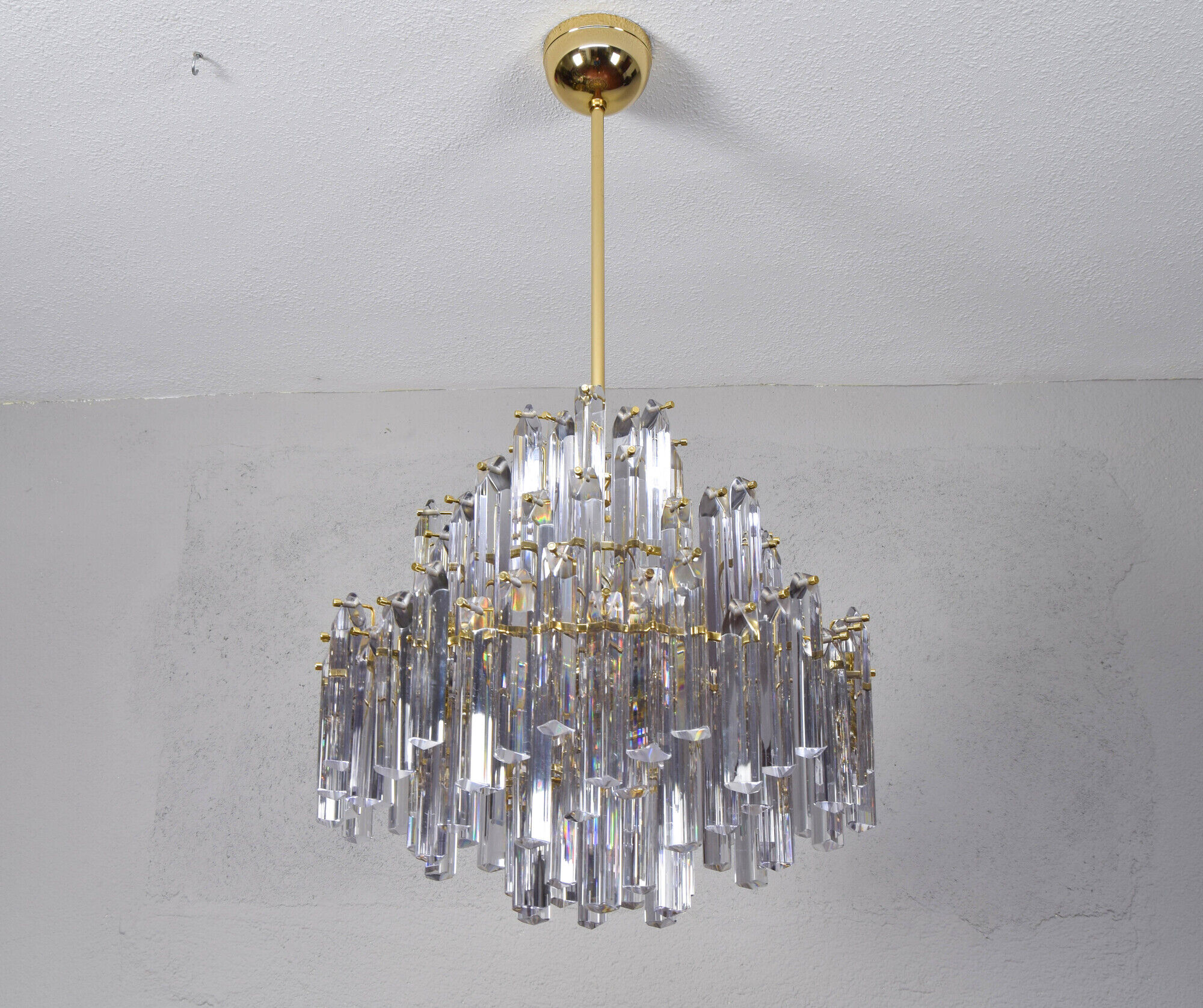 Large Venini Mid Century Italian Modern Triedri Murano Glass Chandelier