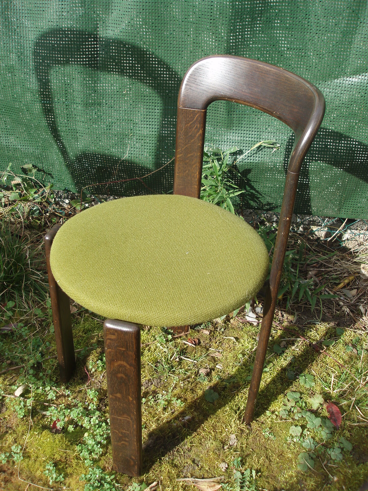 Pair of 70s chairs by designer Bruno Rey in wood and green fabric