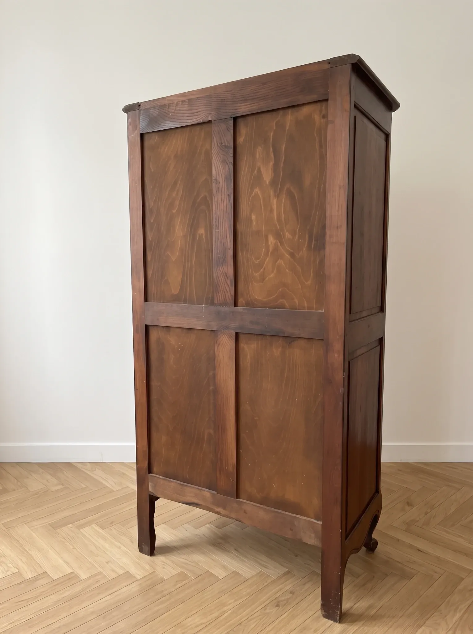 Louis XV style chest of drawers in dark wood with 7 drawers