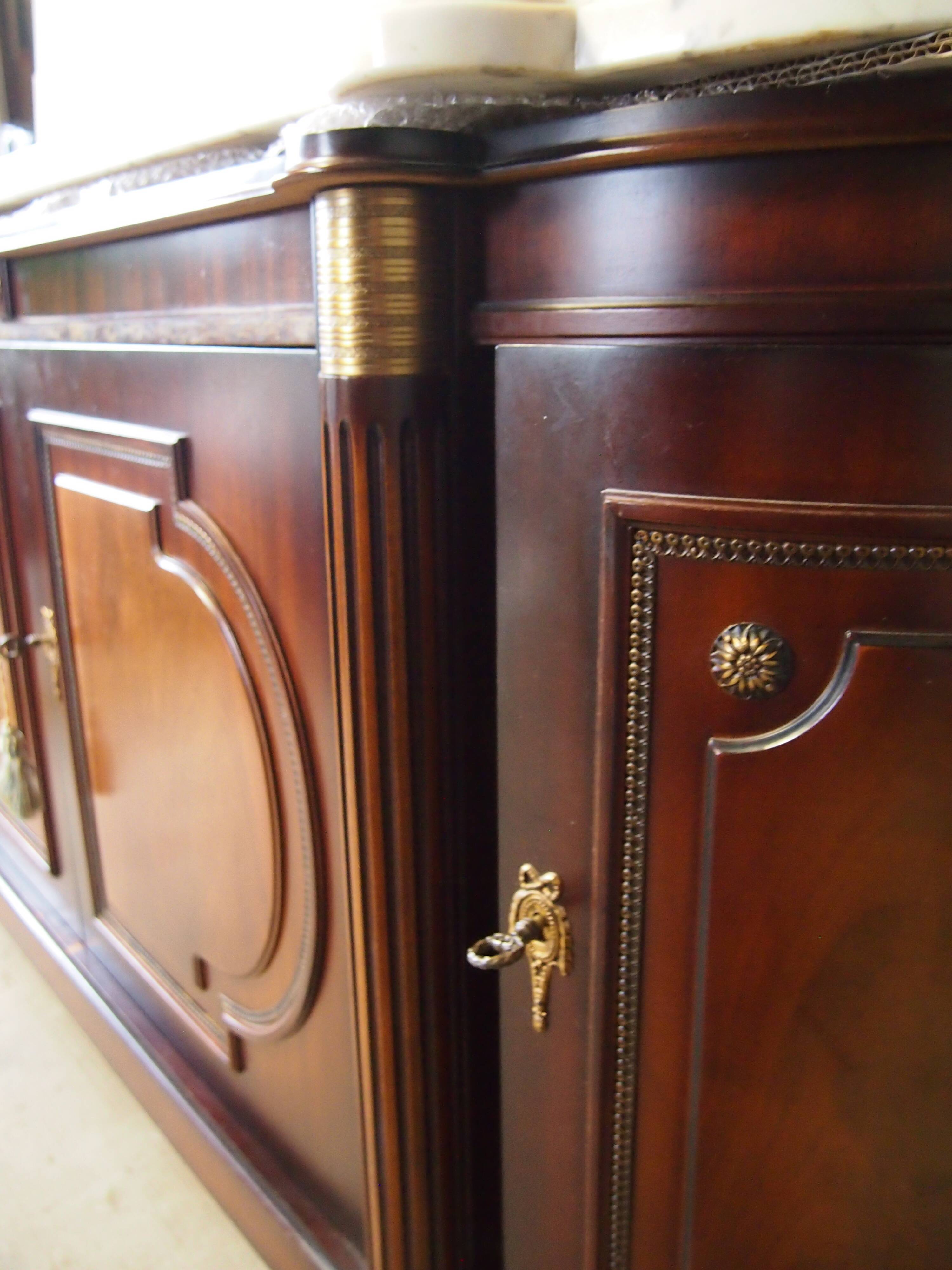 Sideboard style Louis XVl signed ehalt