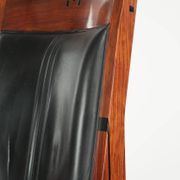 Fauteuil Art Déco en cuir de vache au design élégant