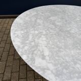 Original round dining table Knoll Tulip (137cm) Carrara