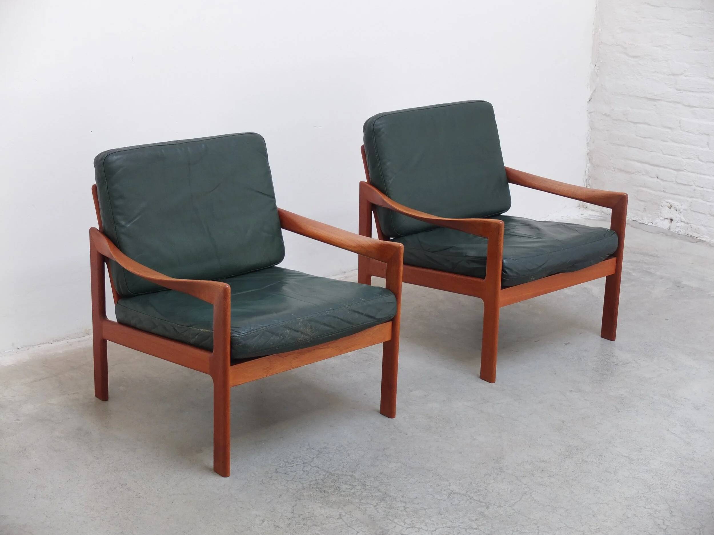 Danish pair of easy chairs by Illum Wikkelsø for Niels Eilersen, 1960s