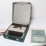 Dora typewriter by Olivetti 70