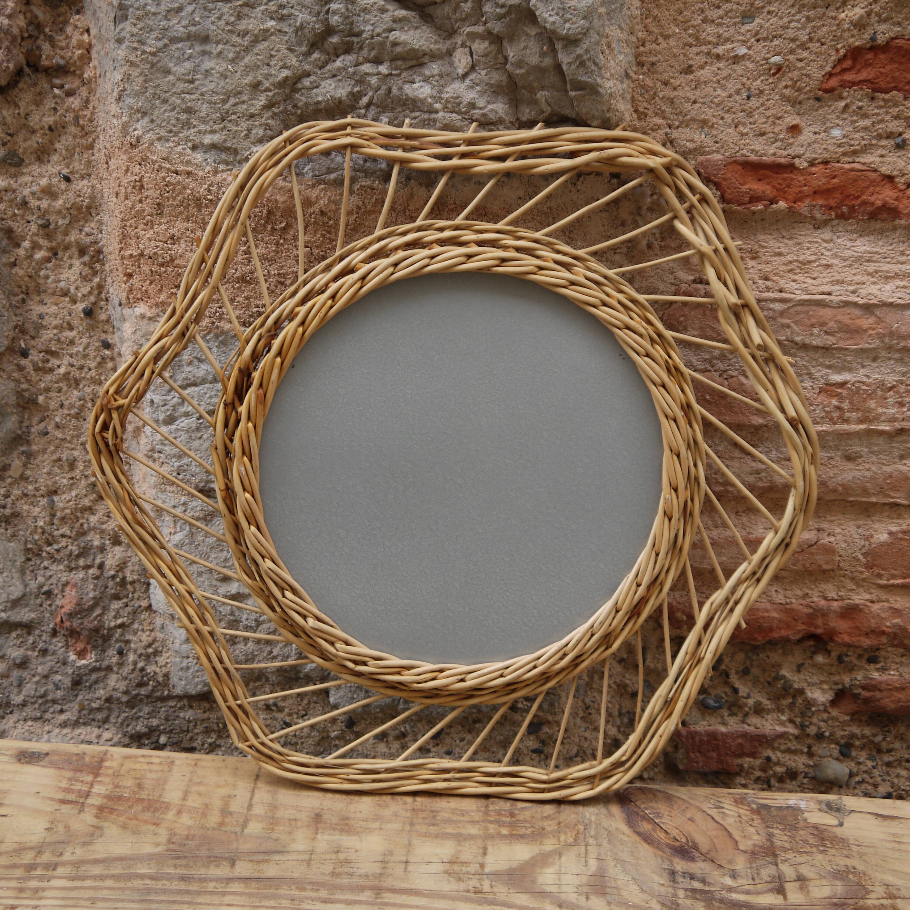 Rattan mirror  48x48cm