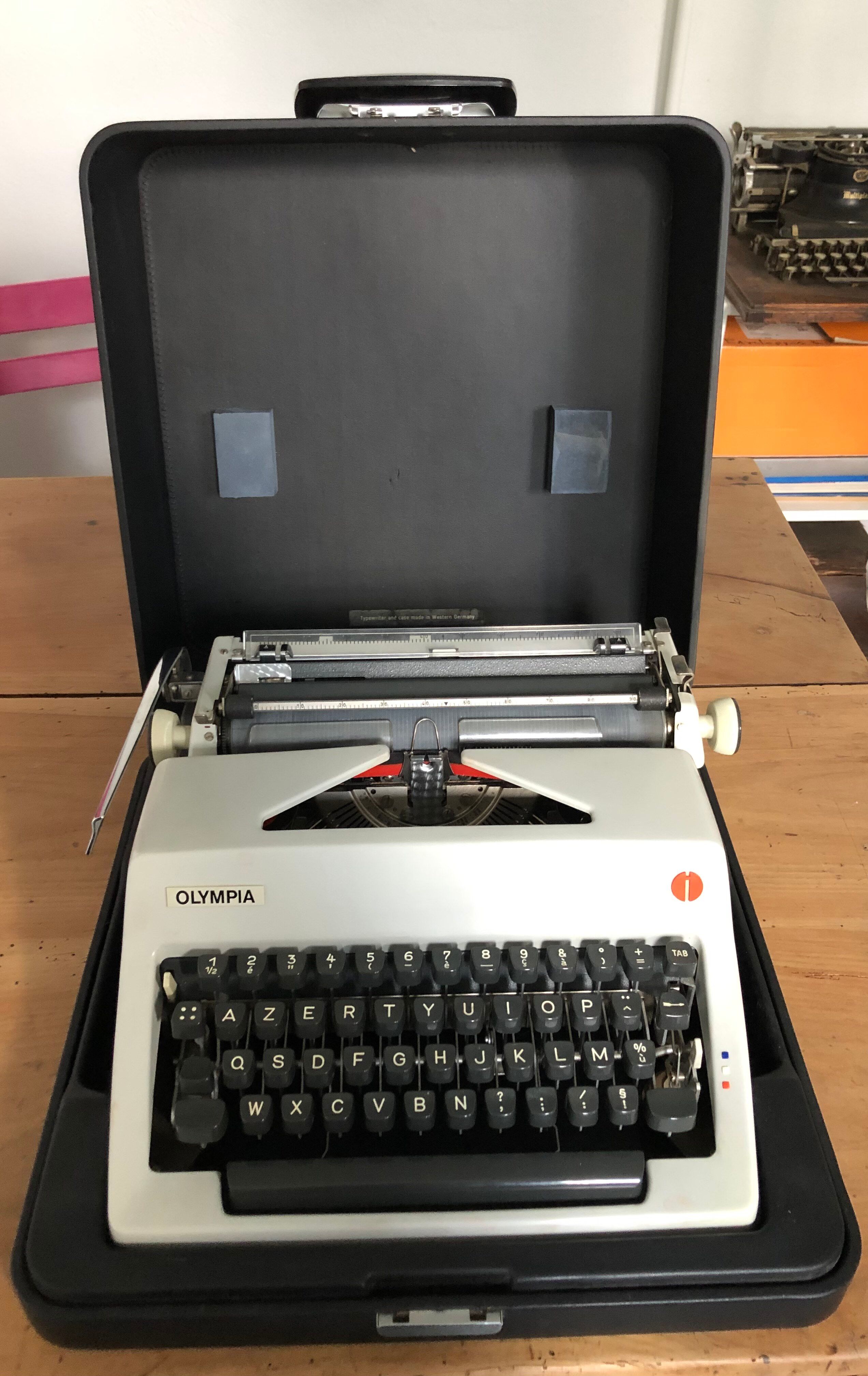 Luxury Olympia Traveller typewriter